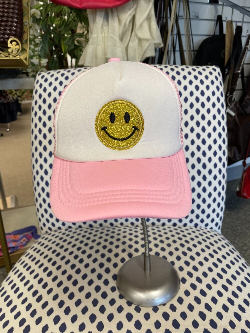 Lycycse pink smiley hat